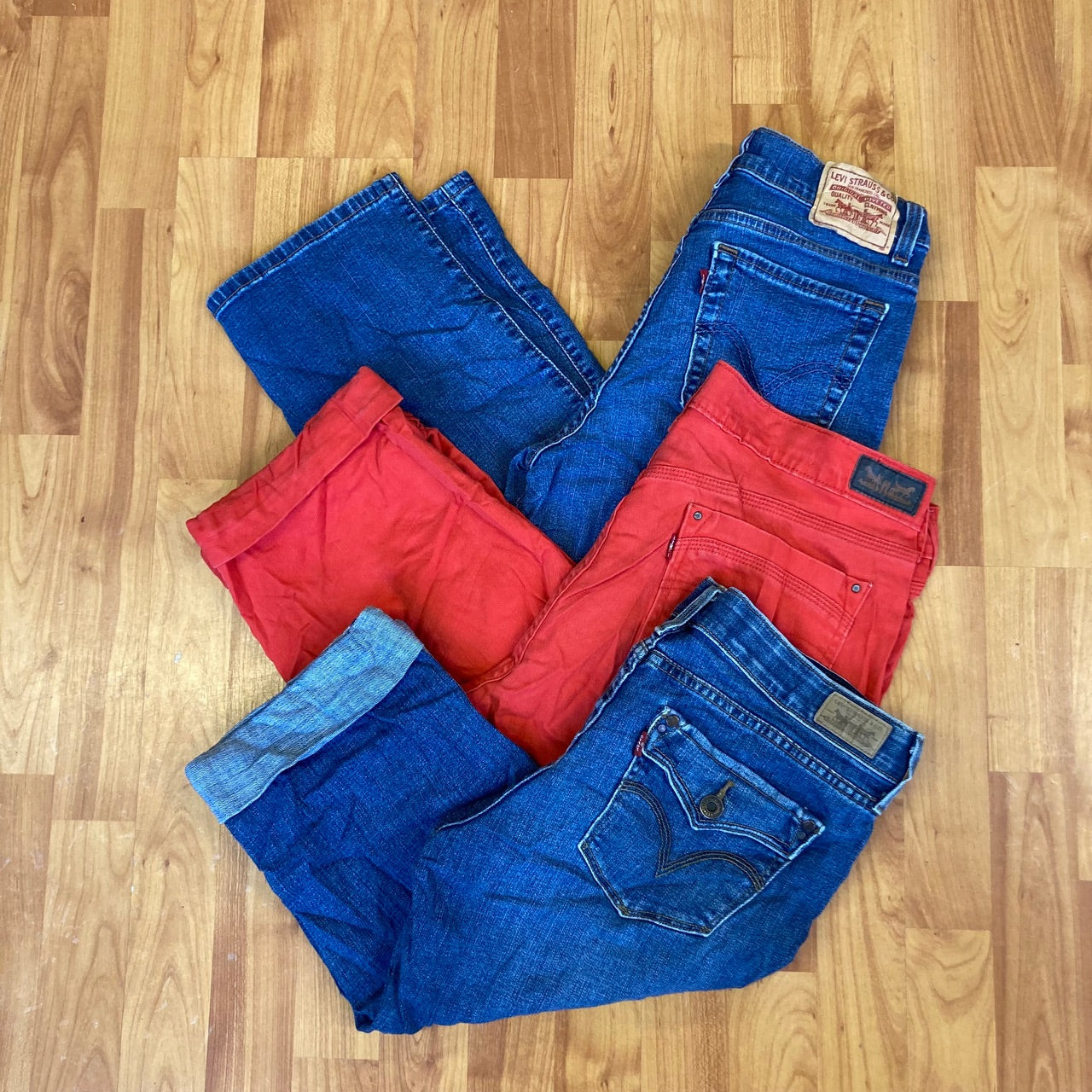 Levi’s & Lee Cropped Jeans A - 20 Pieces