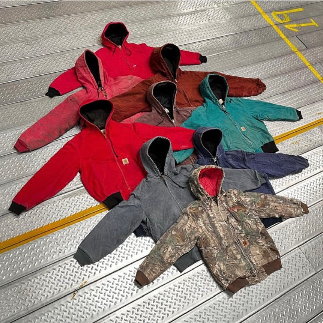 Carhartt Jackets - 100 pieces