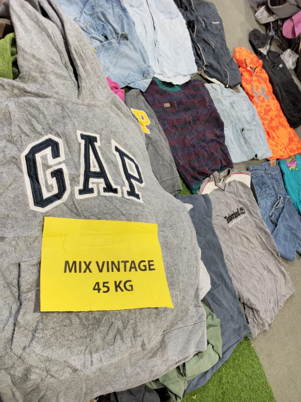 Vintage Mix Grade B 45kg - 200 Bales Available